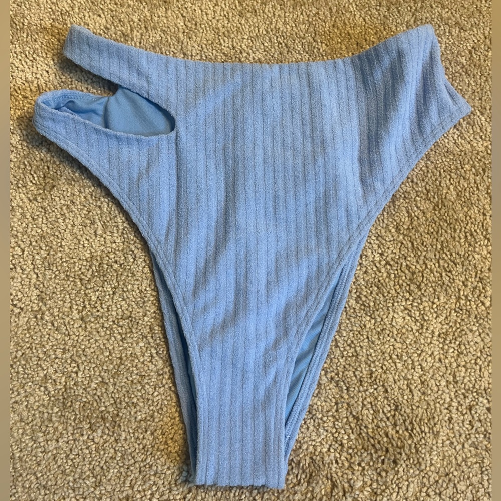 Abercrombie & Fitch High Leg Cheeky Bikini Bathing Suit Bottom Size Medium
